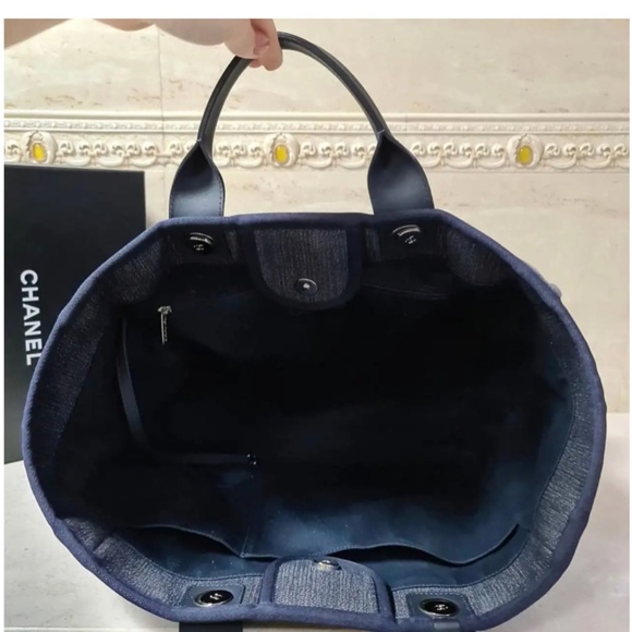 Authentic CHANEL Navy and Orange Logo Satchel - Picture 4 of 15